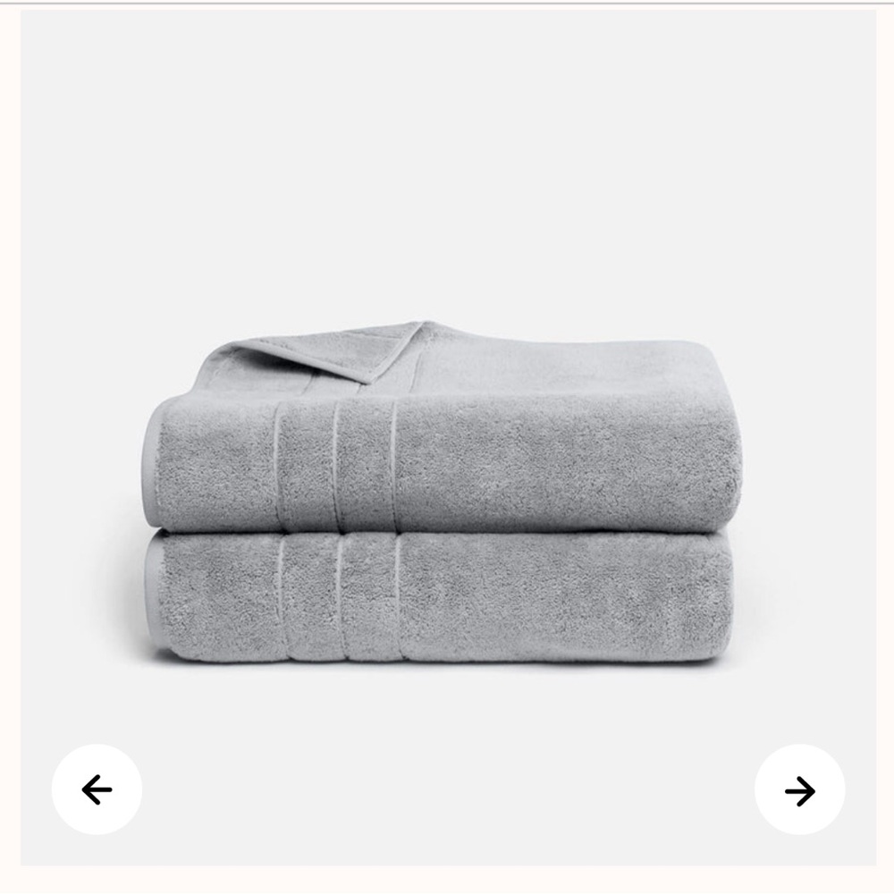 Super-Plush Bath Sheets
Includes 2 Bath Sheets (40” x 65”)
